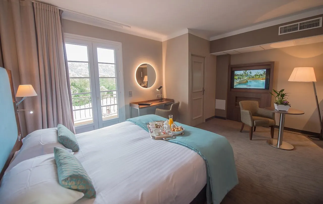 Lou Castelet Hotel Carros 4*,