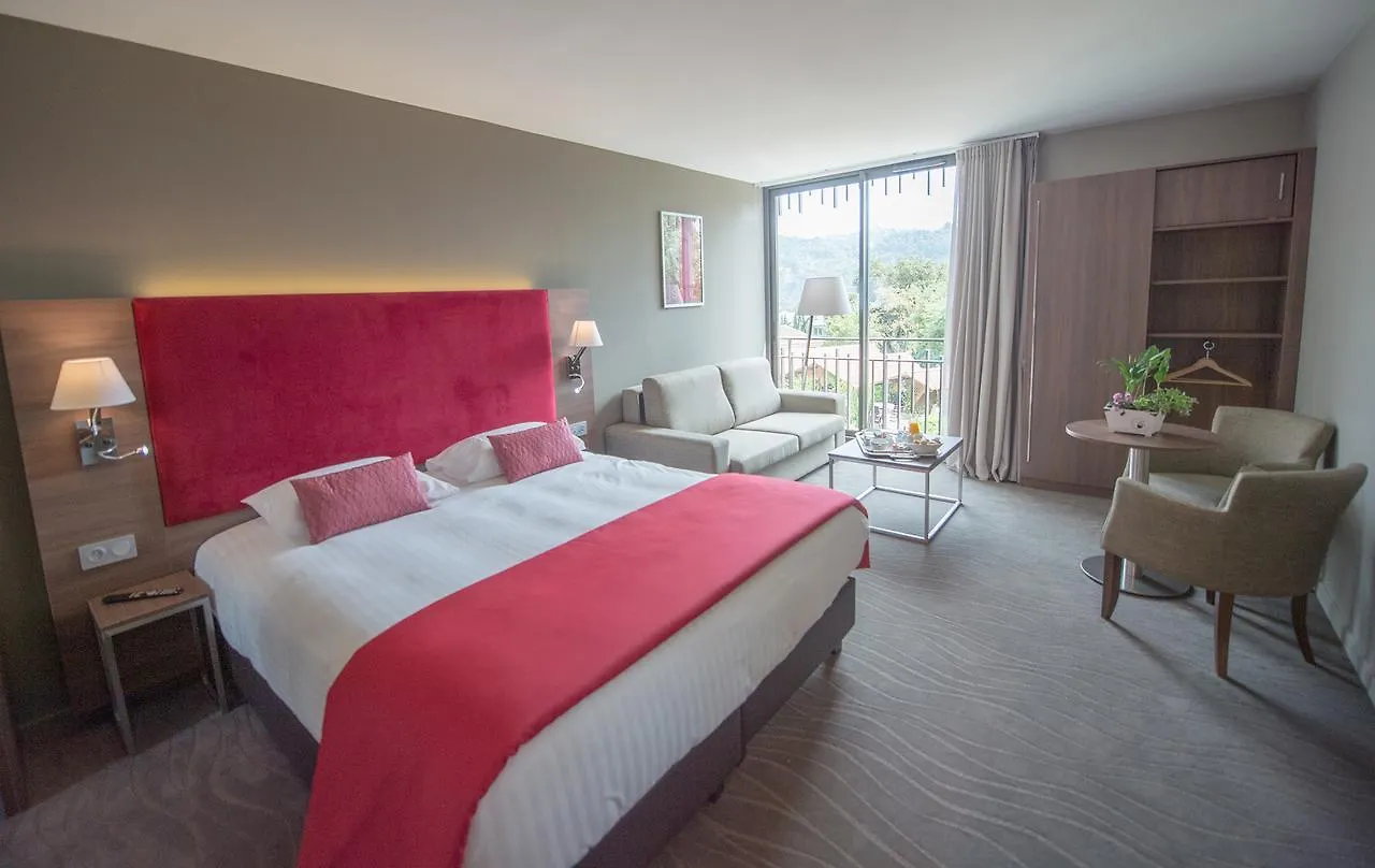 Lou Castelet Hotel Carros